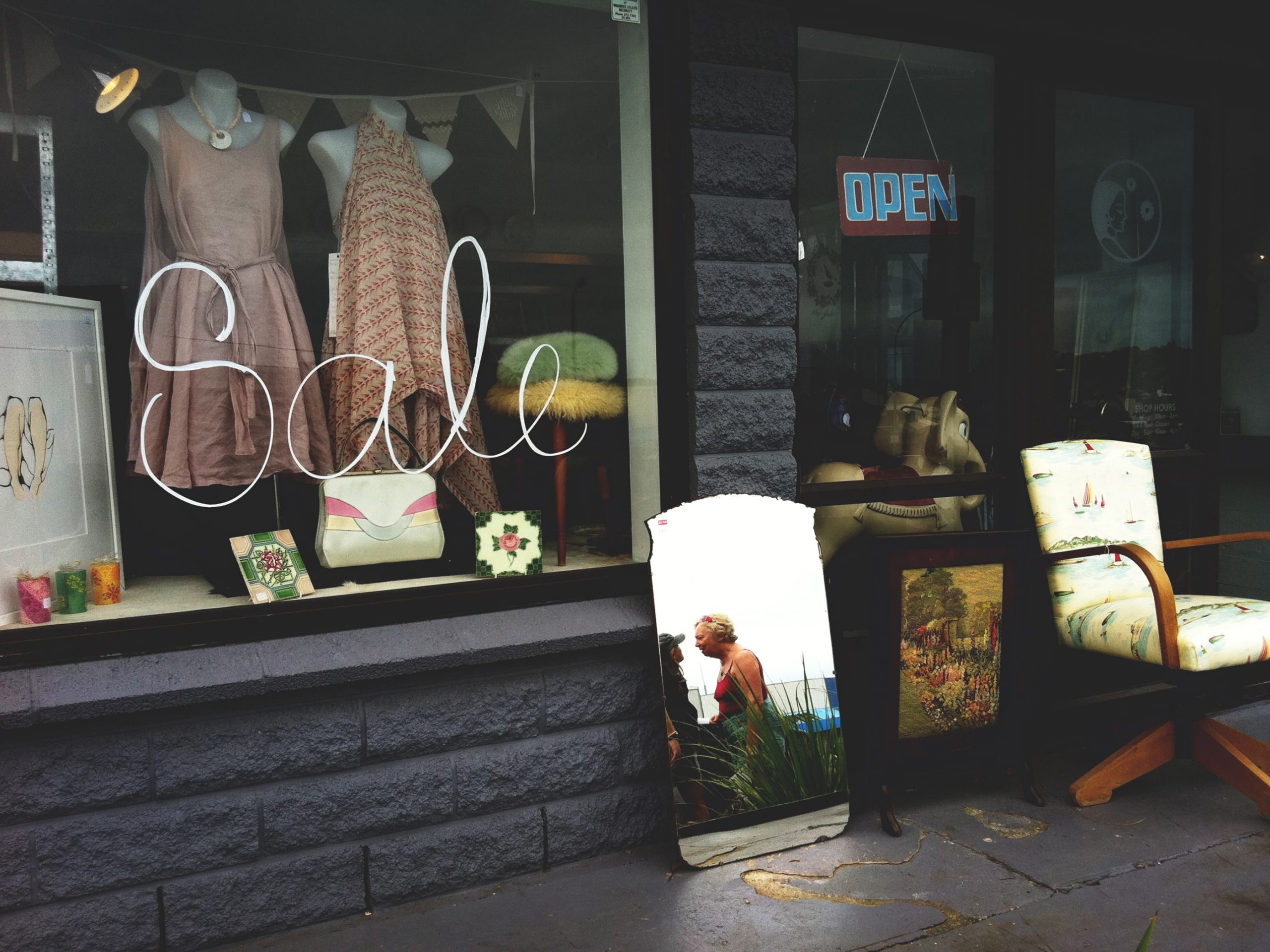 façade of a local business selling women’s apparel; currently offering items on sale and looking for the best payment methods for small business